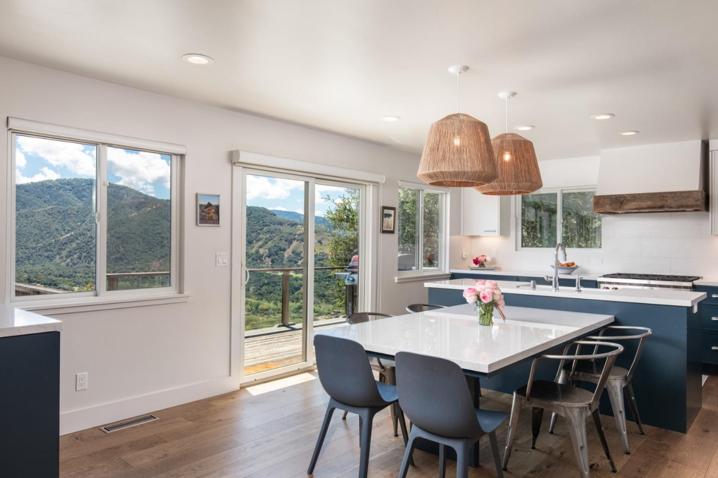 Detail Gallery Image 11 of 31 For 31660 via La Estrella, Carmel Valley,  CA 93924 - 5 Beds | 4/1 Baths
