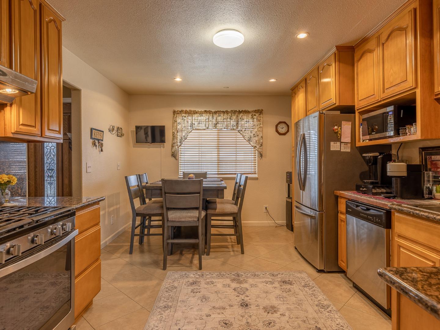 Detail Gallery Image 16 of 27 For 420 Hyland Dr, Salinas,  CA 93907 - 3 Beds | 2 Baths