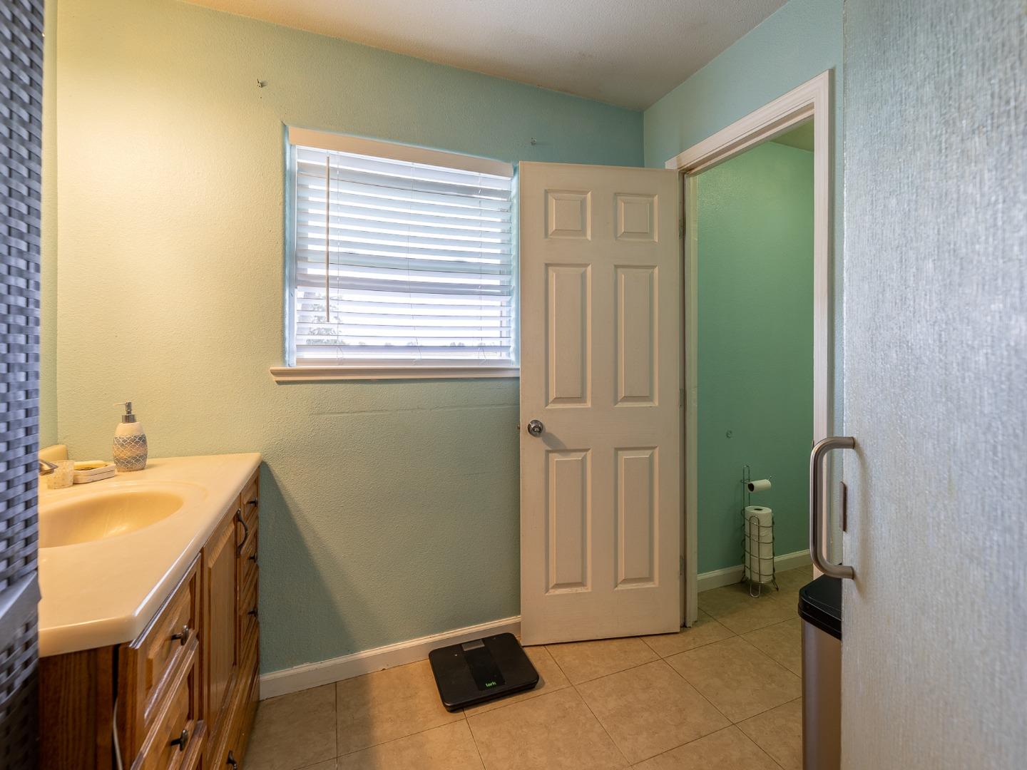 Detail Gallery Image 23 of 27 For 420 Hyland Dr, Salinas,  CA 93907 - 3 Beds | 2 Baths