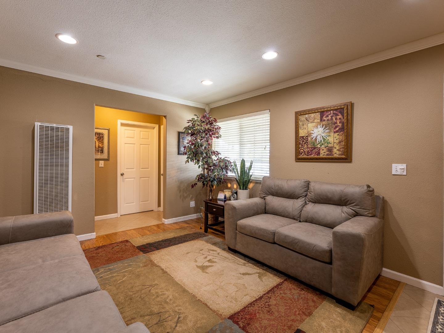Detail Gallery Image 6 of 27 For 420 Hyland Dr, Salinas,  CA 93907 - 3 Beds | 2 Baths