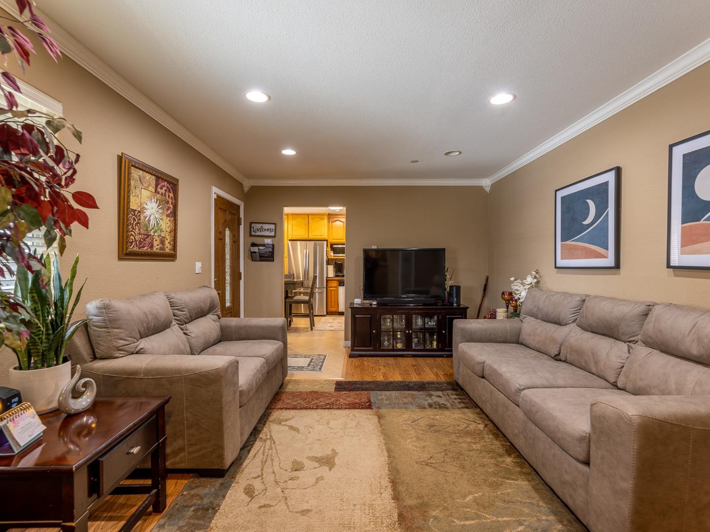 Detail Gallery Image 7 of 27 For 420 Hyland Dr, Salinas,  CA 93907 - 3 Beds | 2 Baths