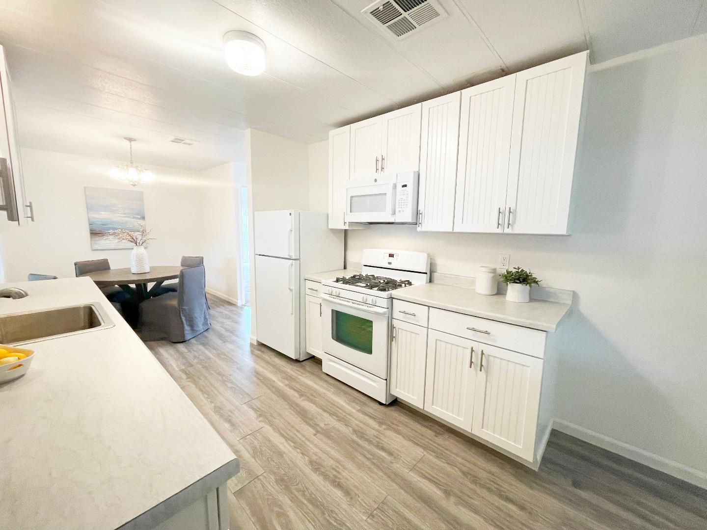Detail Gallery Image 5 of 21 For 19 Canada Cove Ave #19,  Half Moon Bay,  CA 94019 - 2 Beds | 2 Baths