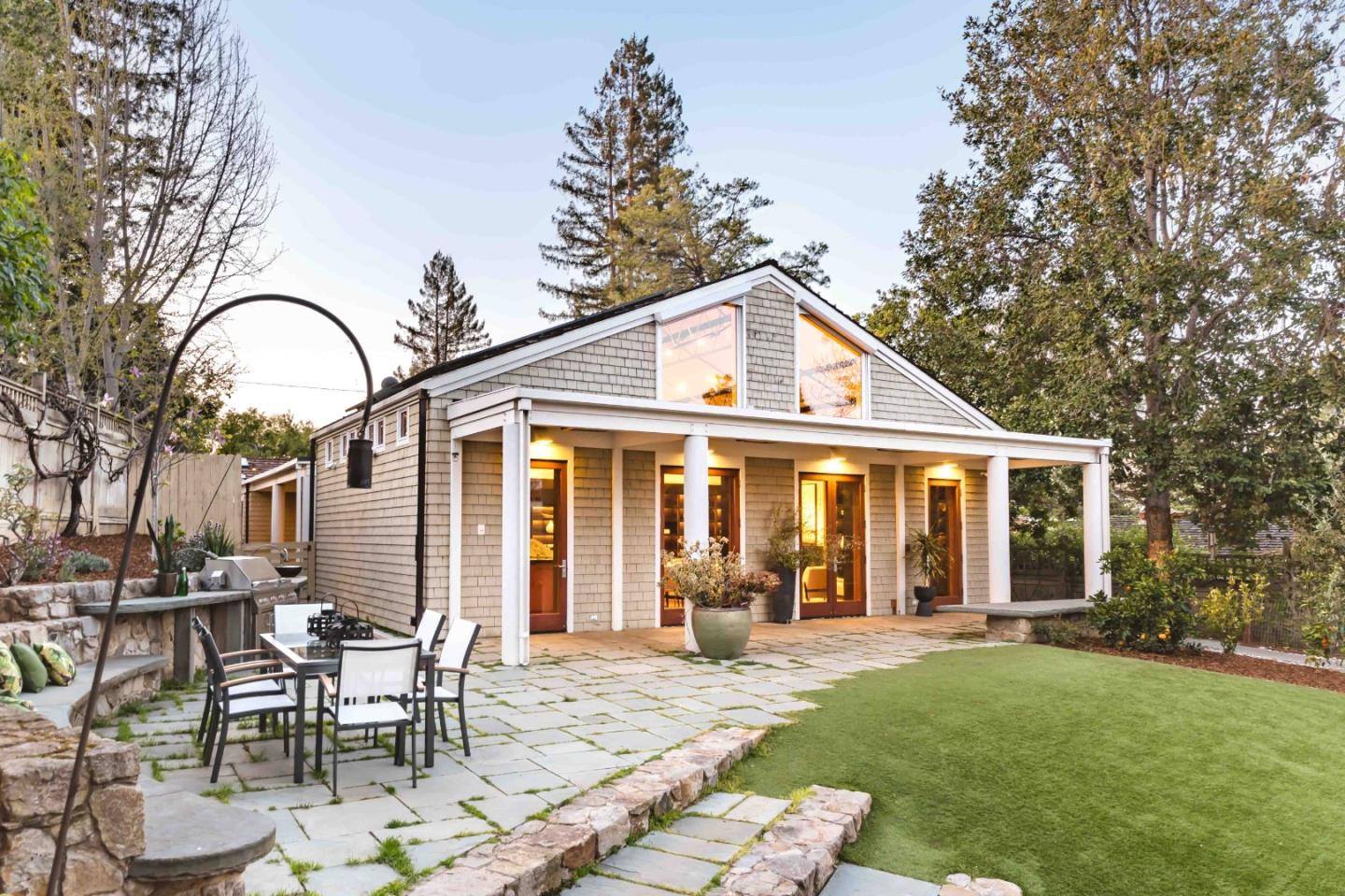 Detail Gallery Image 1 of 35 For 848 Nash Rd, Los Altos,  CA 94024 - 5 Beds | 4/1 Baths