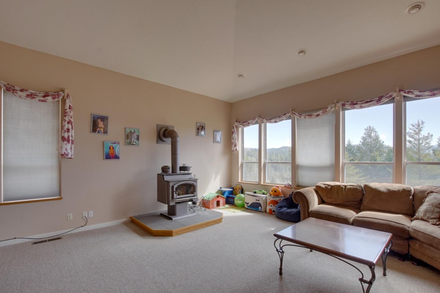 Detail Gallery Image 4 of 52 For 2751 Pasa Robles Ct, Camino,  CA 95709 - 3 Beds | 2/1 Baths