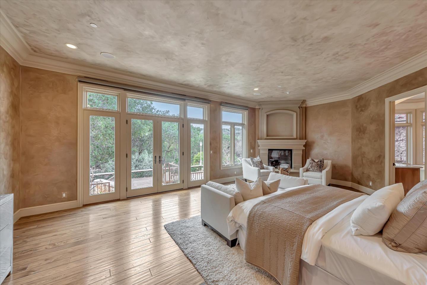 Detail Gallery Image 32 of 44 For 28025 Natoma Rd, Los Altos Hills,  CA 94022 - 5 Beds | 7/2 Baths