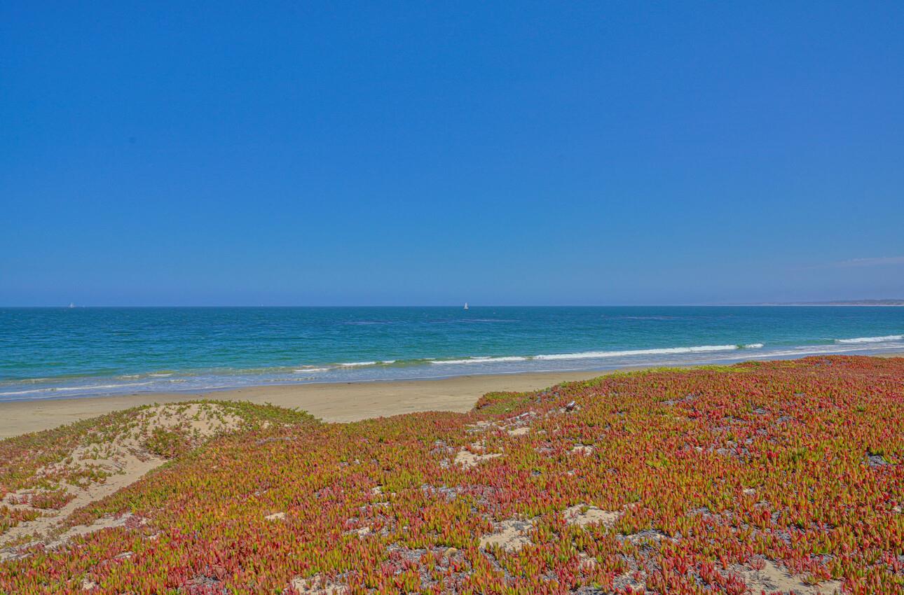 Detail Gallery Image 1 of 1 For 52 La Playa St, Monterey,  CA 93940 - 2 Beds | 2 Baths