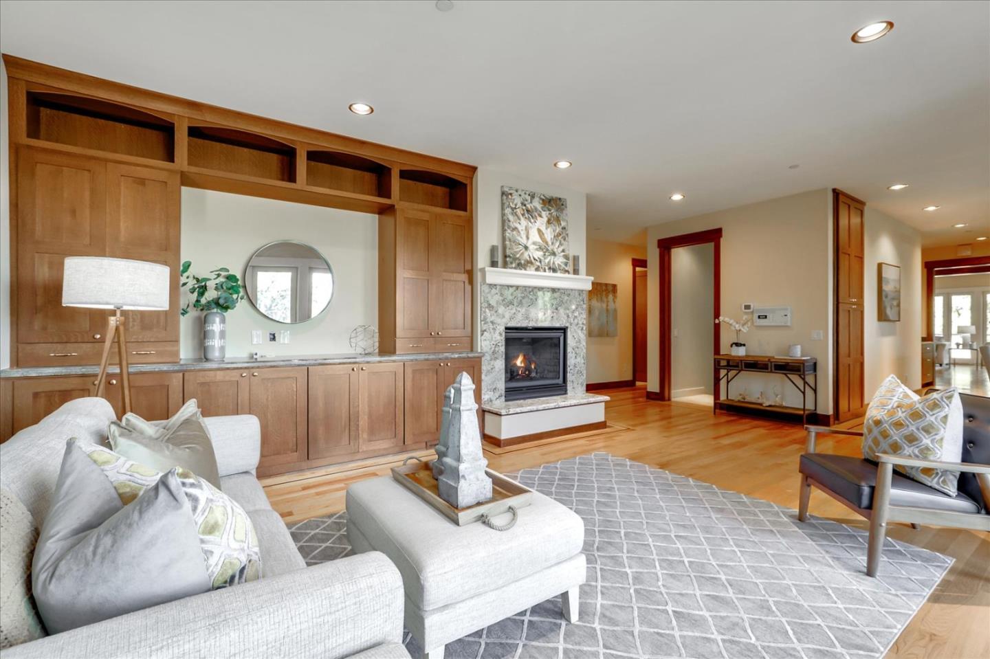 Detail Gallery Image 12 of 99 For 837 Chiltern Rd, Hillsborough,  CA 94010 - 5 Beds | 5/1 Baths
