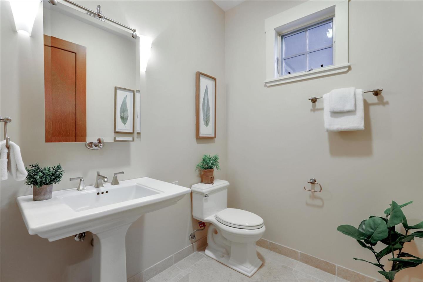 Detail Gallery Image 63 of 99 For 837 Chiltern Rd, Hillsborough,  CA 94010 - 5 Beds | 5/1 Baths