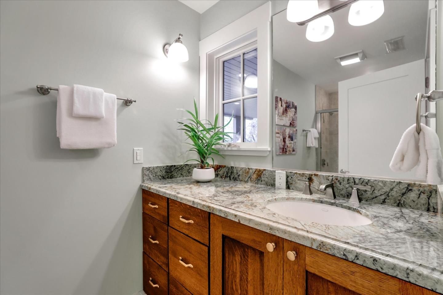 Detail Gallery Image 64 of 99 For 837 Chiltern Rd, Hillsborough,  CA 94010 - 5 Beds | 5/1 Baths