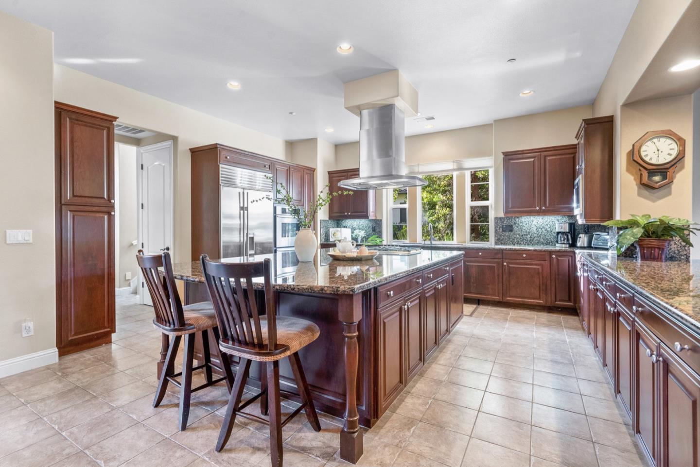 Detail Gallery Image 22 of 112 For 315 Bridlewood Ct, Santa Cruz,  CA 95060 - 5 Beds | 4 Baths