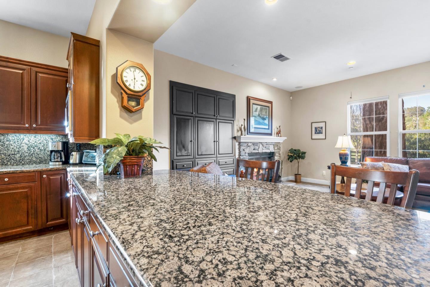 Detail Gallery Image 24 of 112 For 315 Bridlewood Ct, Santa Cruz,  CA 95060 - 5 Beds | 4 Baths