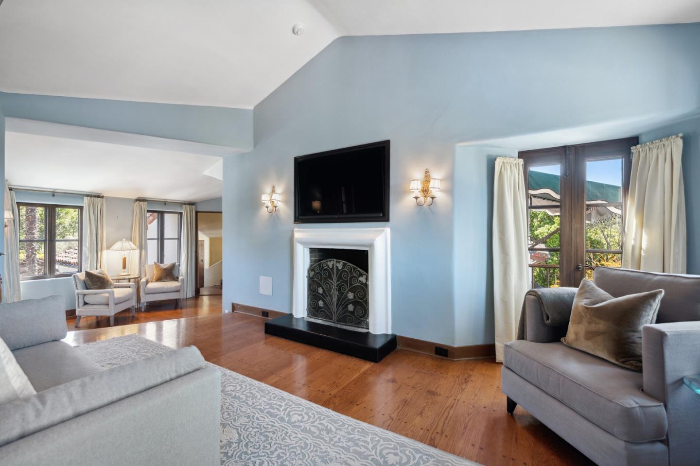 Detail Gallery Image 61 of 129 For 11 Southgate Dr, Woodside,  CA 94062 - 4 Beds | 3/2 Baths