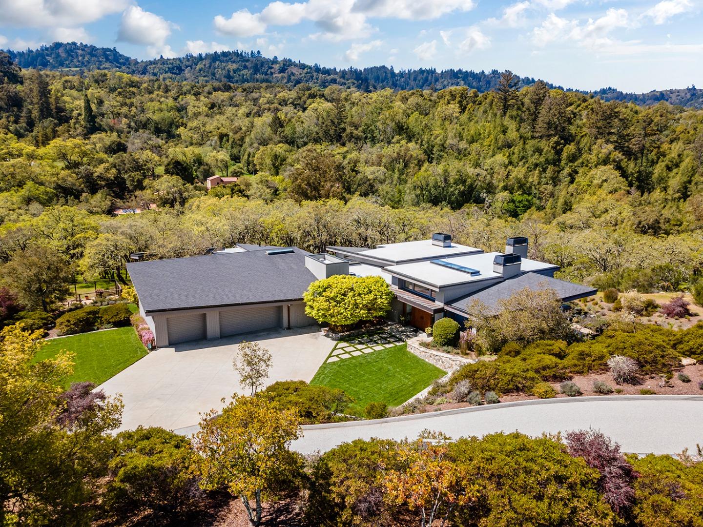 Detail Gallery Image 1 of 1 For 10 Redberry Rdg, Portola Valley,  CA 94028 - 5 Beds | 4/3 Baths