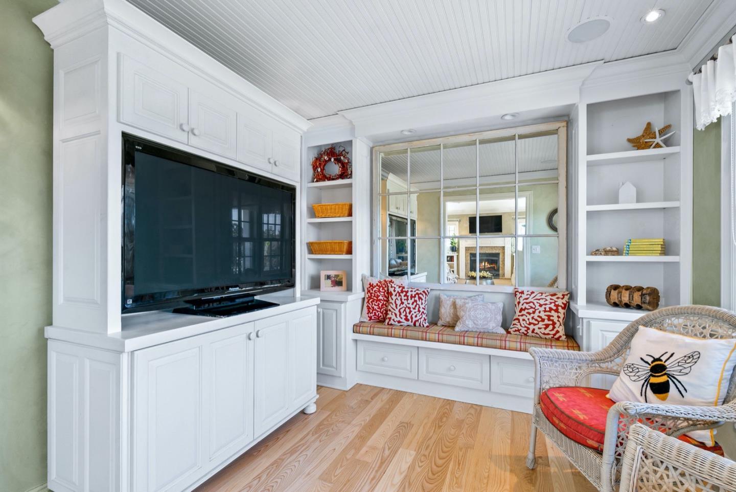Detail Gallery Image 25 of 72 For 4415 Portola Dr, Santa Cruz,  CA 95062 - 4 Beds | 3 Baths