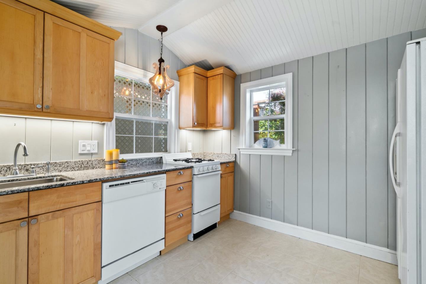 Detail Gallery Image 54 of 72 For 4415 Portola Dr, Santa Cruz,  CA 95062 - 4 Beds | 3 Baths