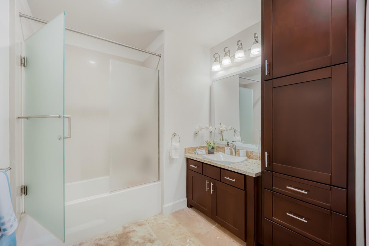 Detail Gallery Image 25 of 36 For 396 1st St #4,  Los Altos,  CA 94022 - 1 Beds | 1 Baths