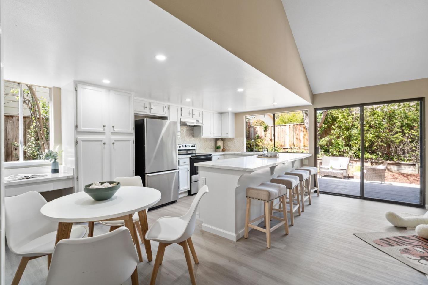 Front Image Thumbnail for ML81925191