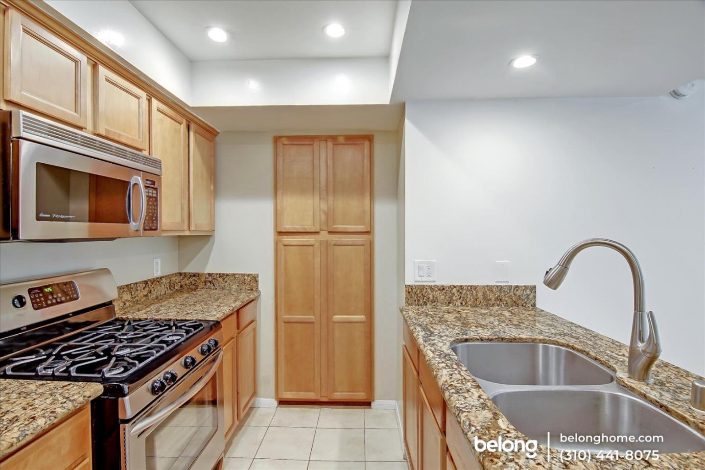 Detail Gallery Image 16 of 33 For 2700 Cahuenga Blvd #4218,  Los Angeles,  CA 90068 - 2 Beds | 2 Baths
