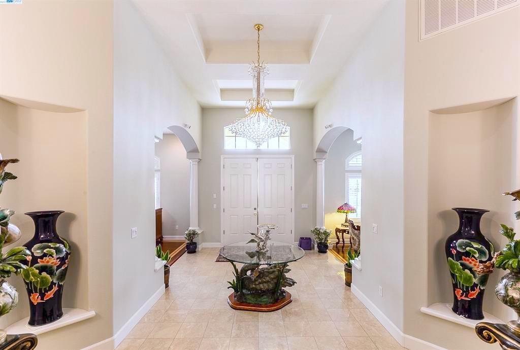 Detail Gallery Image 8 of 44 For 2018 Wellington Dr, Milpitas,  CA 95035 - 5 Beds | 3/1 Baths