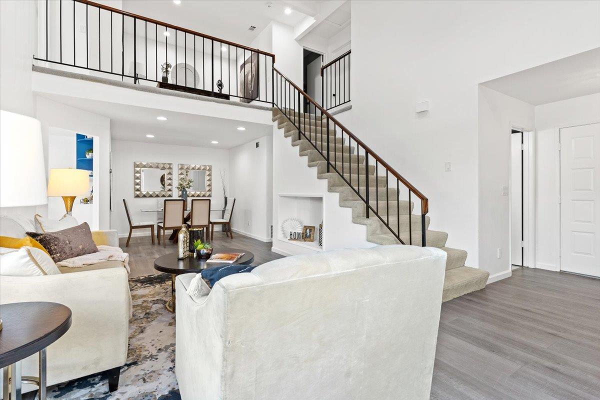 Front Image Thumbnail for ML81925909