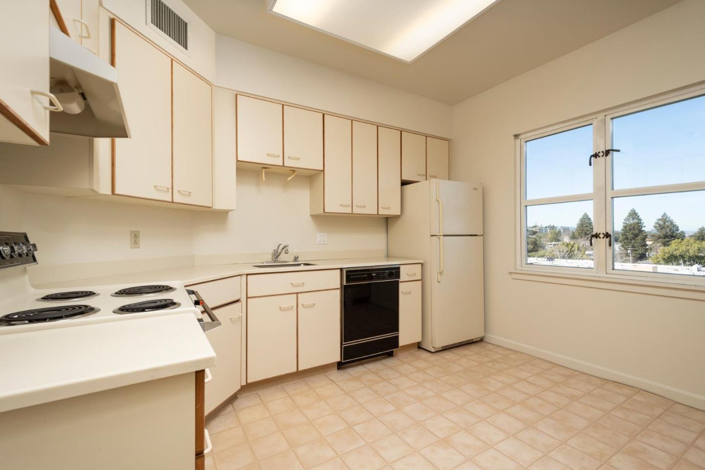 Detail Gallery Image 6 of 6 For 1 Baldwin Ave #603,  San Mateo,  CA 94401 - 2 Beds | 2 Baths