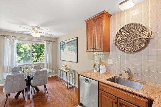 Detail Gallery Image 16 of 48 For 88 Claremont Ave #8,  Redwood City,  CA 94062 - 2 Beds | 2 Baths