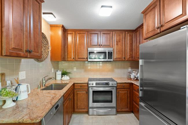 Detail Gallery Image 18 of 48 For 88 Claremont Ave #8,  Redwood City,  CA 94062 - 2 Beds | 2 Baths