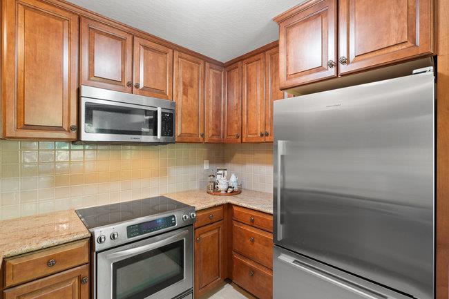 Detail Gallery Image 19 of 48 For 88 Claremont Ave #8,  Redwood City,  CA 94062 - 2 Beds | 2 Baths