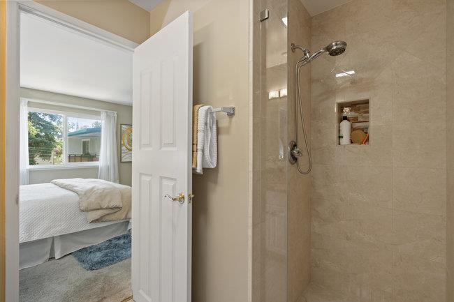 Detail Gallery Image 27 of 48 For 88 Claremont Ave #8,  Redwood City,  CA 94062 - 2 Beds | 2 Baths