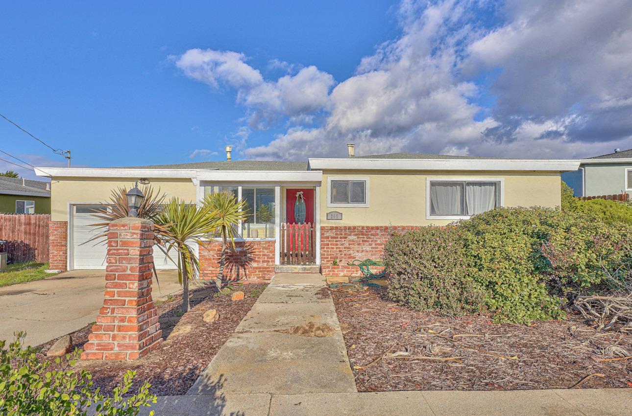 Detail Gallery Image 1 of 1 For 265 Harris Ct, Marina,  CA 93933 - 3 Beds | 2 Baths
