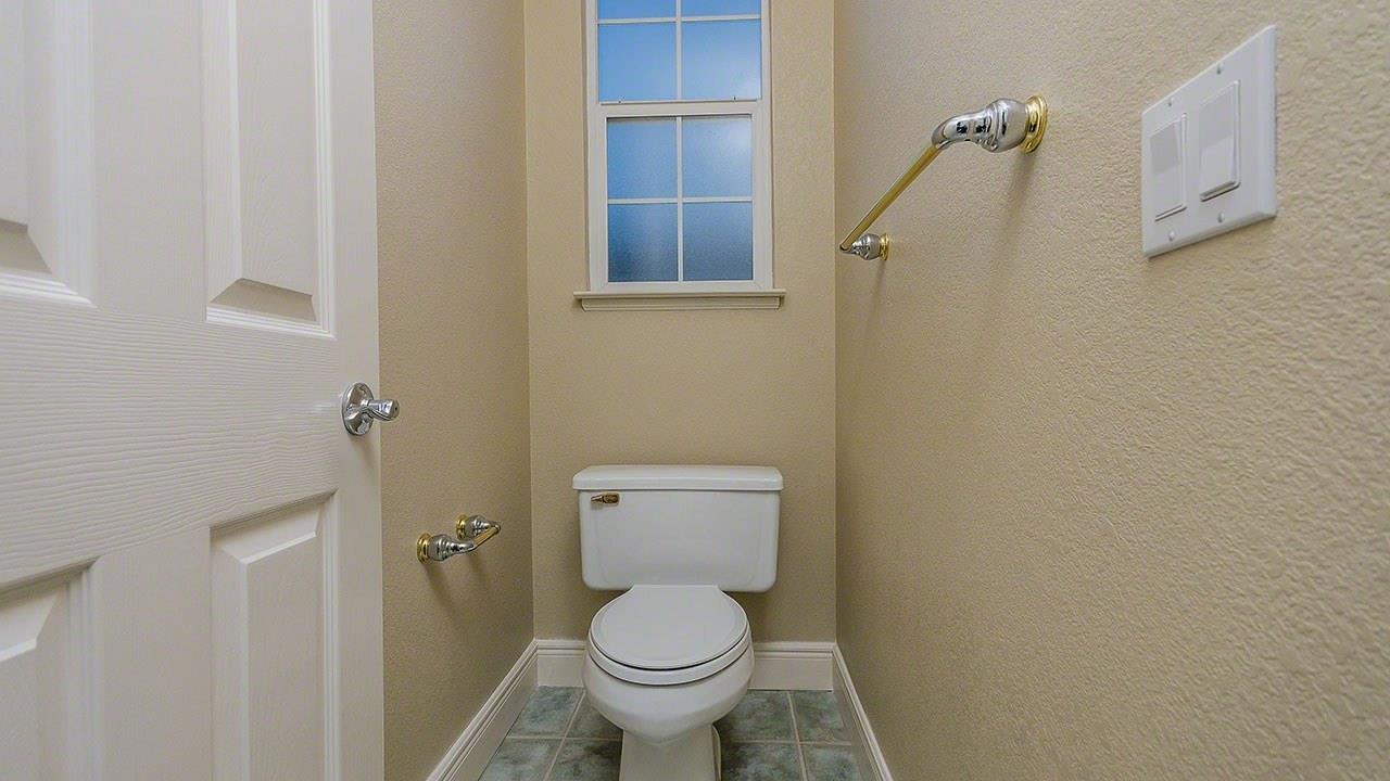 Detail Gallery Image 36 of 41 For 2001 Seabrook Ct, Redwood City,  CA 94065 - 4 Beds | 3/1 Baths