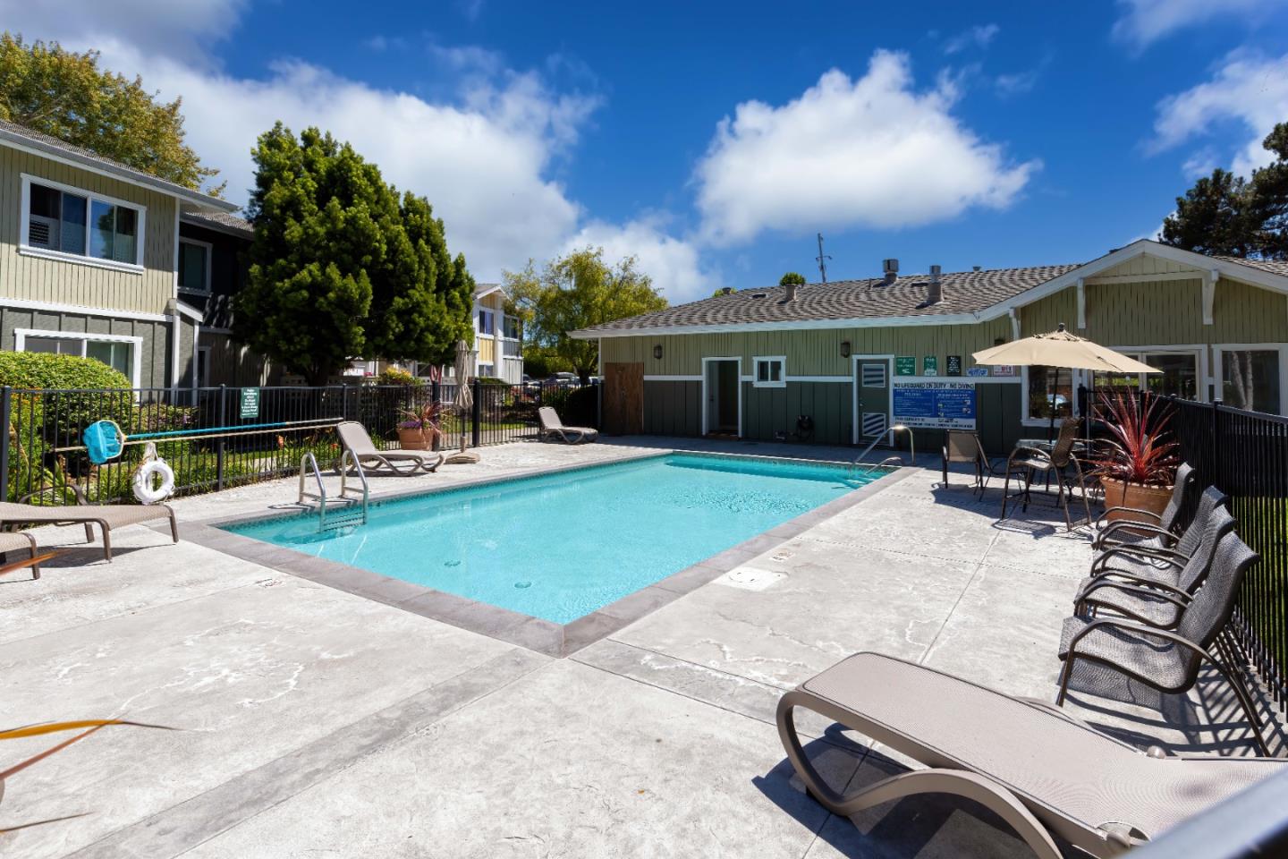 Detail Gallery Image 5 of 18 For 755 14th Ave #703,  Santa Cruz,  CA 95062 - 1 Beds | 1 Baths