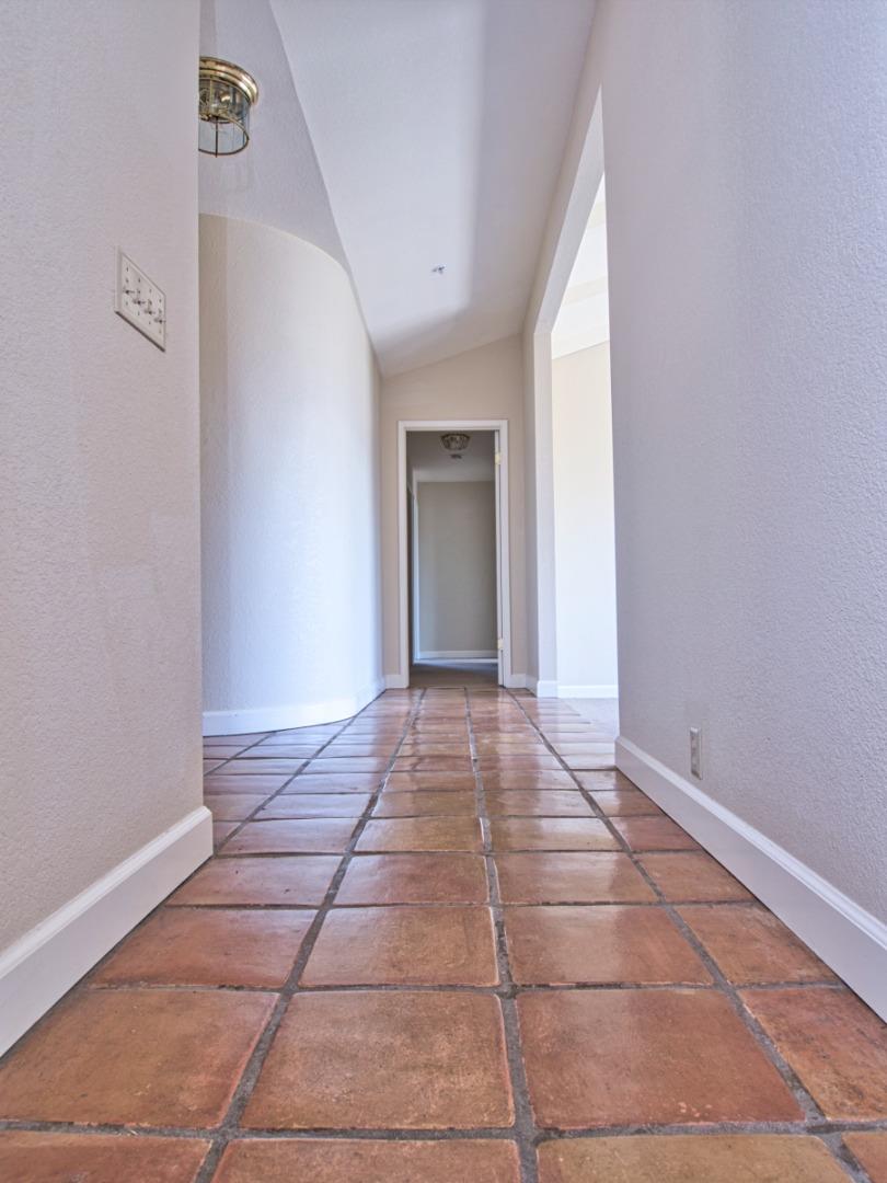 Detail Gallery Image 19 of 39 For 17101 Kruse Ranch Lane, Morgan Hill,  CA 95037 - 4 Beds | 2/1 Baths