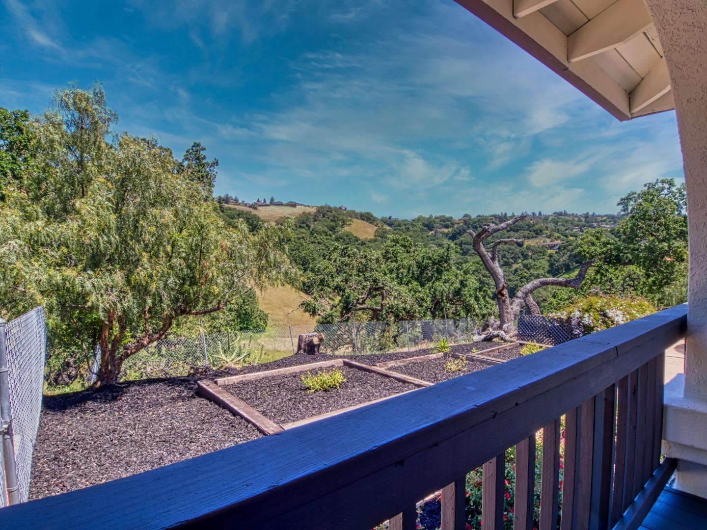 Detail Gallery Image 21 of 39 For 17101 Kruse Ranch Lane, Morgan Hill,  CA 95037 - 4 Beds | 2/1 Baths