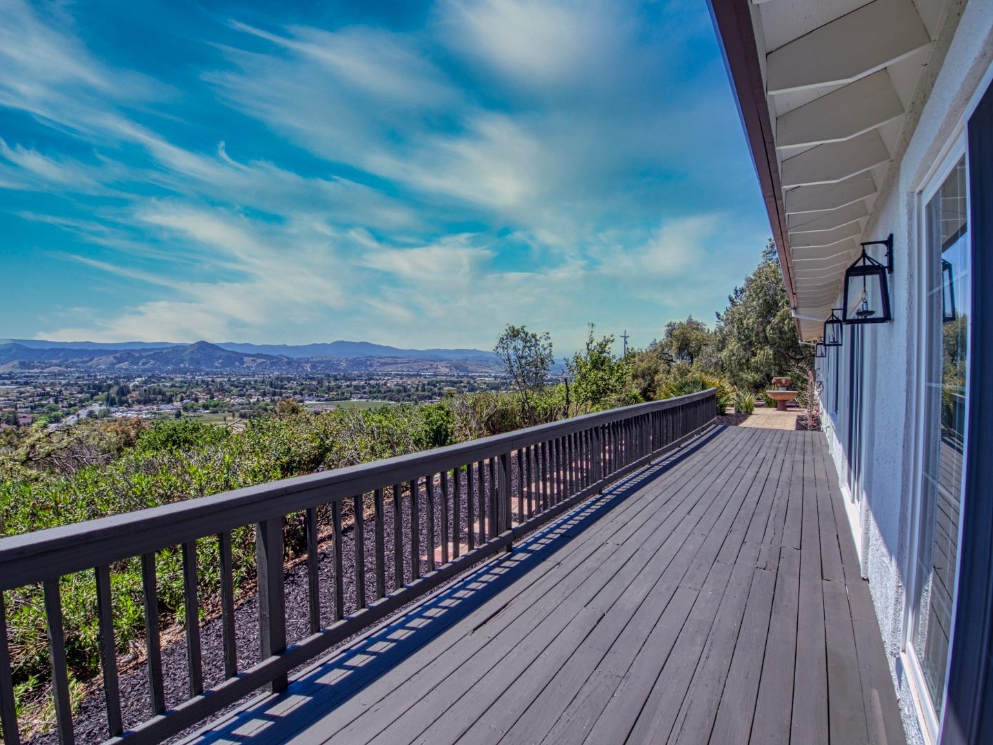 Detail Gallery Image 32 of 39 For 17101 Kruse Ranch Lane, Morgan Hill,  CA 95037 - 4 Beds | 2/1 Baths