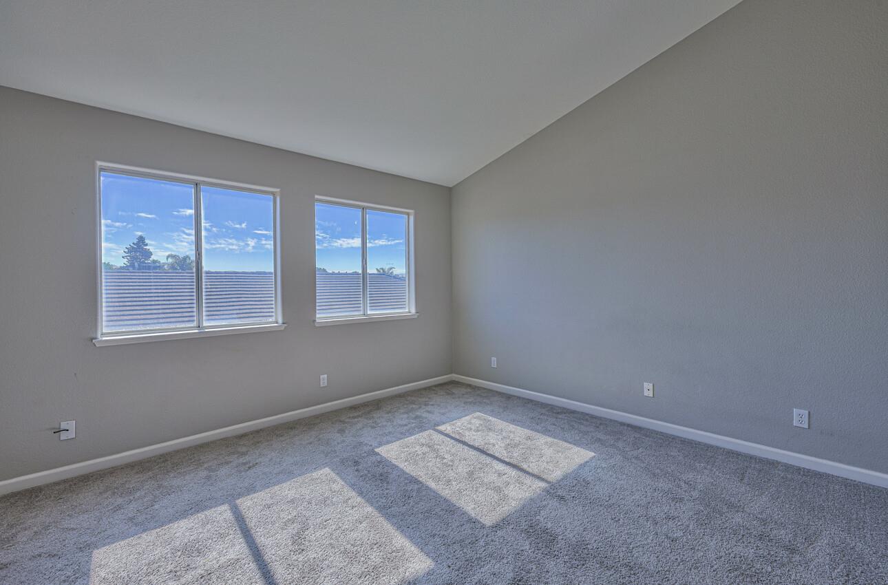 Detail Gallery Image 15 of 26 For 247 Holland Cir, Hollister,  CA 95023 - 3 Beds | 2/1 Baths