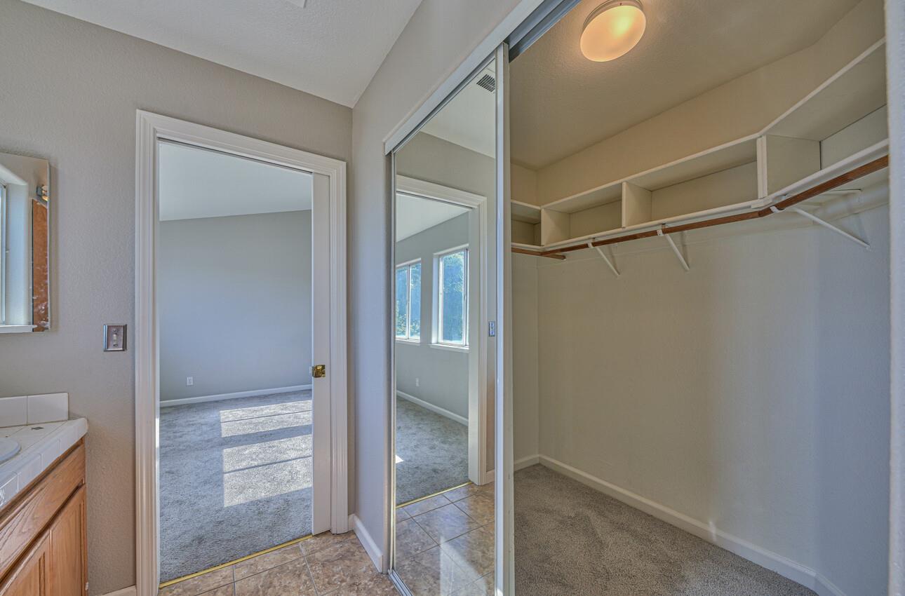 Detail Gallery Image 19 of 26 For 247 Holland Cir, Hollister,  CA 95023 - 3 Beds | 2/1 Baths