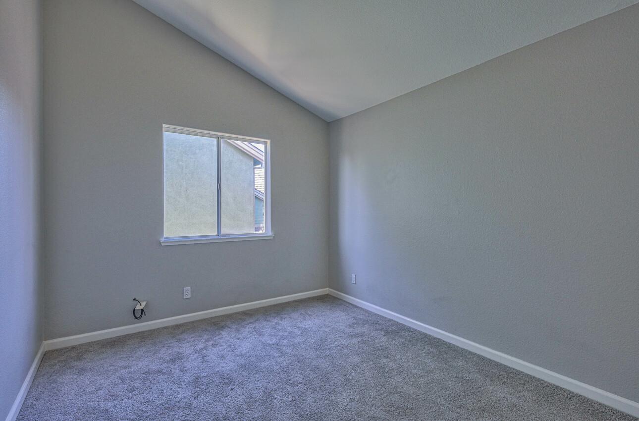 Detail Gallery Image 21 of 26 For 247 Holland Cir, Hollister,  CA 95023 - 3 Beds | 2/1 Baths