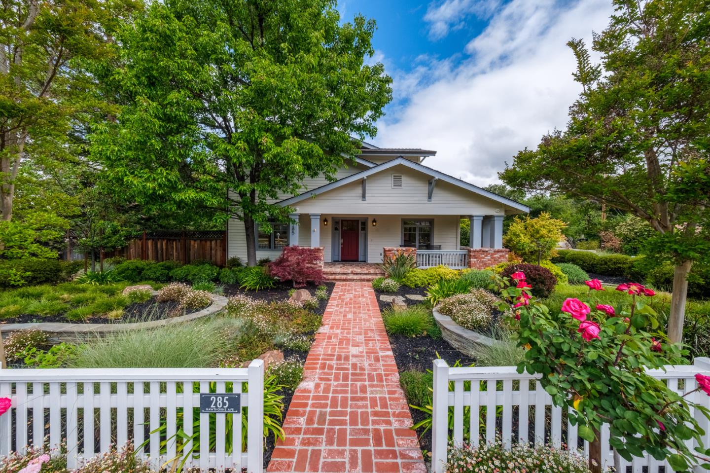 Detail Gallery Image 1 of 1 For 285 Hawthorne Ave, Los Altos,  CA 94022 - 5 Beds | 4 Baths