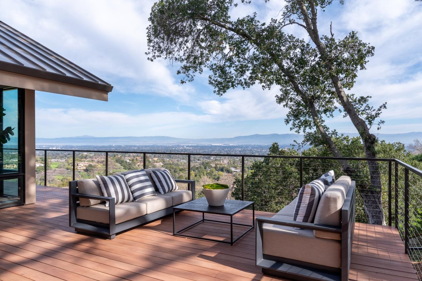Detail Gallery Image 16 of 36 For 24745 Olive Tree Ln, Los Altos Hills,  CA 94024 - 5 Beds | 4/1 Baths