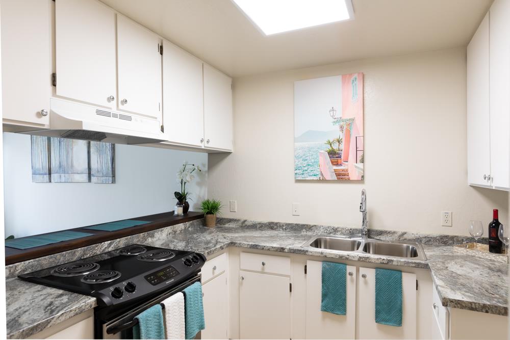 Detail Gallery Image 8 of 14 For 2288 7th Ave, Santa Cruz,  CA 95062 - 1 Beds | 1 Baths