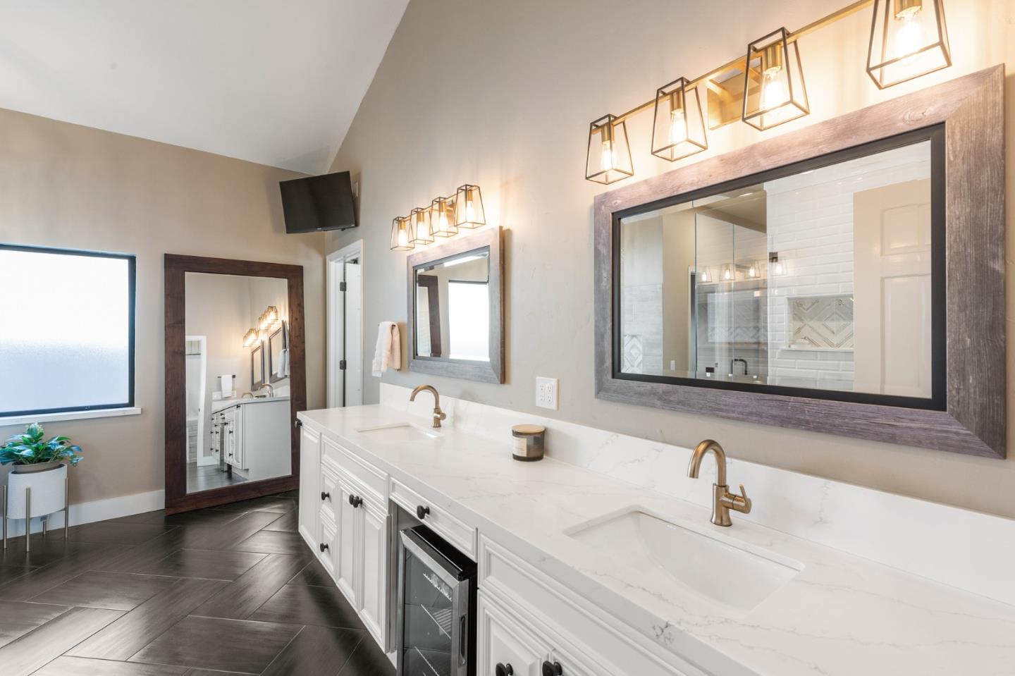 Detail Gallery Image 26 of 56 For 2 Sleepy Hollow Dr, Carmel Valley,  CA 93924 - 5 Beds | 4/2 Baths