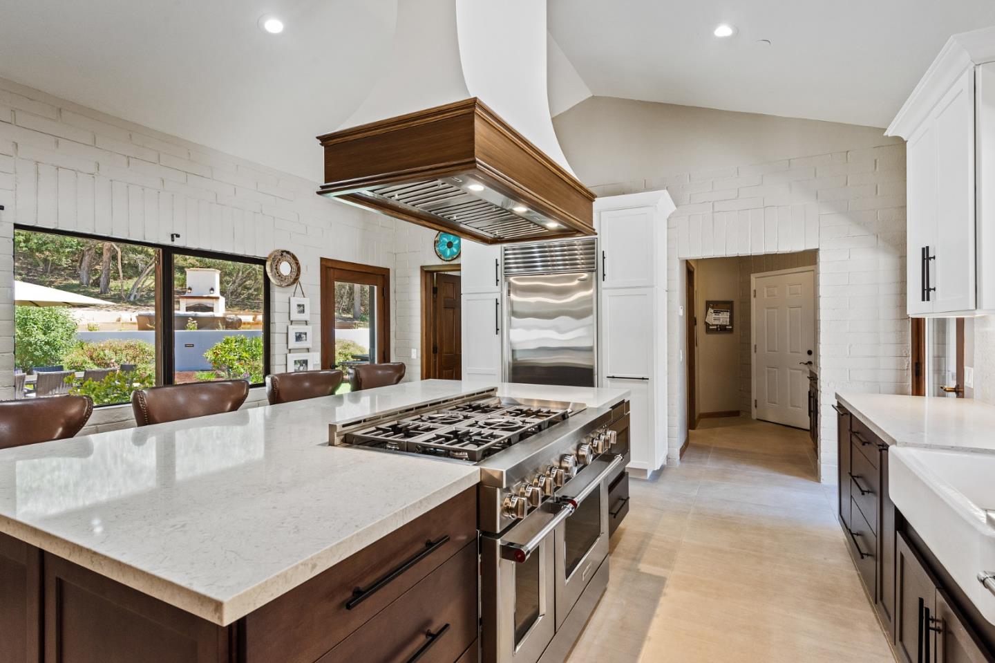 Detail Gallery Image 8 of 56 For 2 Sleepy Hollow Dr, Carmel Valley,  CA 93924 - 5 Beds | 4/2 Baths