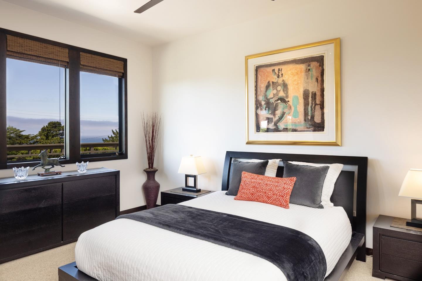 Detail Gallery Image 8 of 18 For 32684 Coast Ridge Dr, Carmel,  CA 93923 - 3 Beds | 5/1 Baths