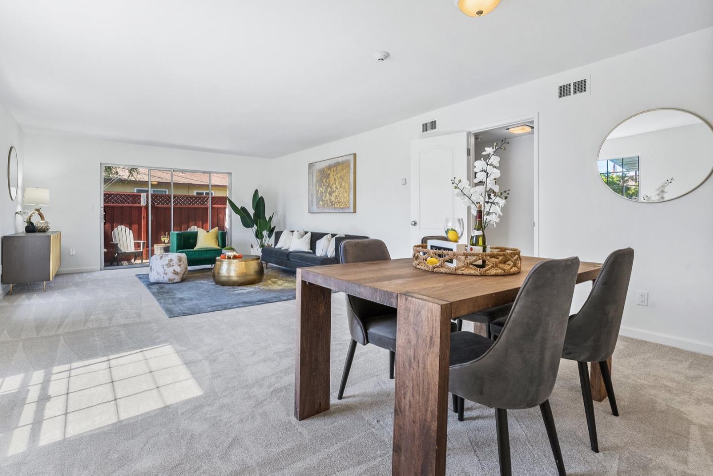 Detail Gallery Image 1 of 1 For 1915 Mount Vernon Ct #10,  Mountain View,  CA 94040 - 1 Beds | 1 Baths