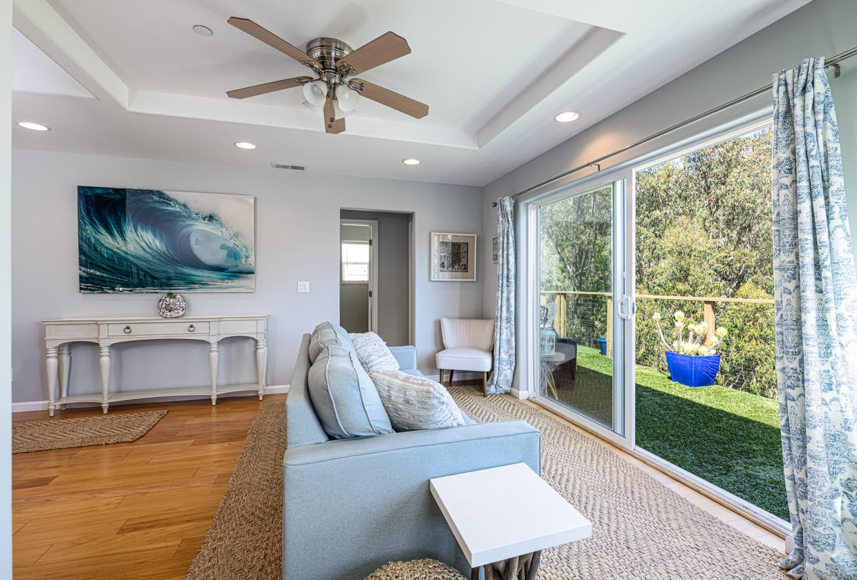 Detail Gallery Image 11 of 32 For 550 El Granada Blvd, El Granada,  CA 94019 - 3 Beds | 3 Baths