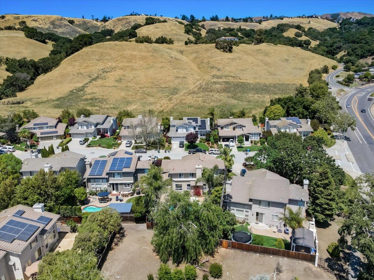 Detail Gallery Image 24 of 30 For 2530 Magnolia Way, Morgan Hill,  CA 95037 - 5 Beds | 3 Baths