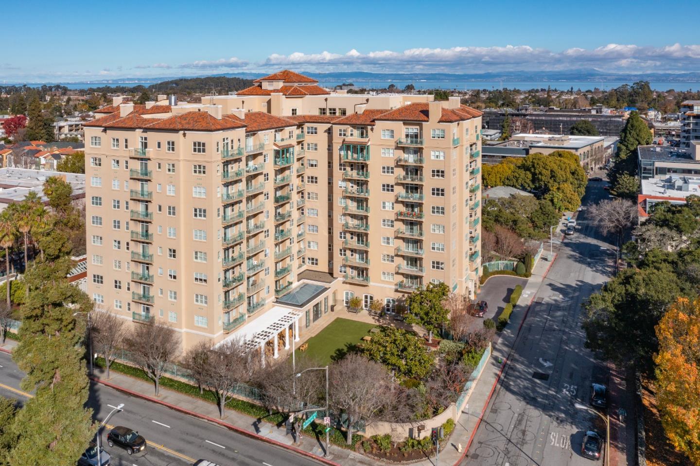 Detail Gallery Image 1 of 8 For 1 Baldwin Ave #417,  San Mateo,  CA 94401 - 2 Beds | 2 Baths