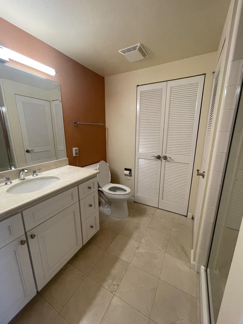 Detail Gallery Image 6 of 8 For 1 Baldwin Ave #417,  San Mateo,  CA 94401 - 2 Beds | 2 Baths