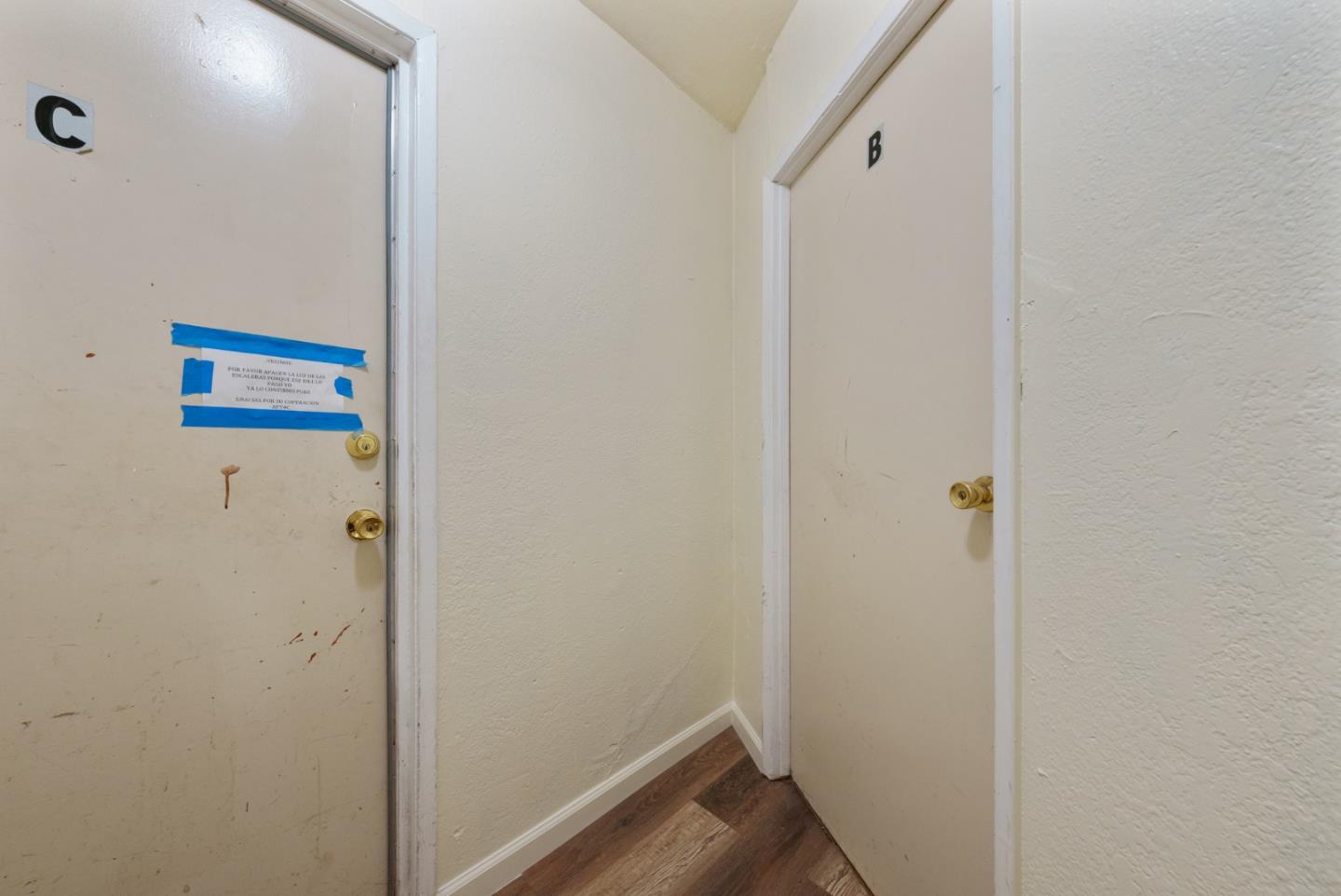 Detail Gallery Image 22 of 37 For 890 31st St, Oakland,  CA 94608 - – Beds | – Baths